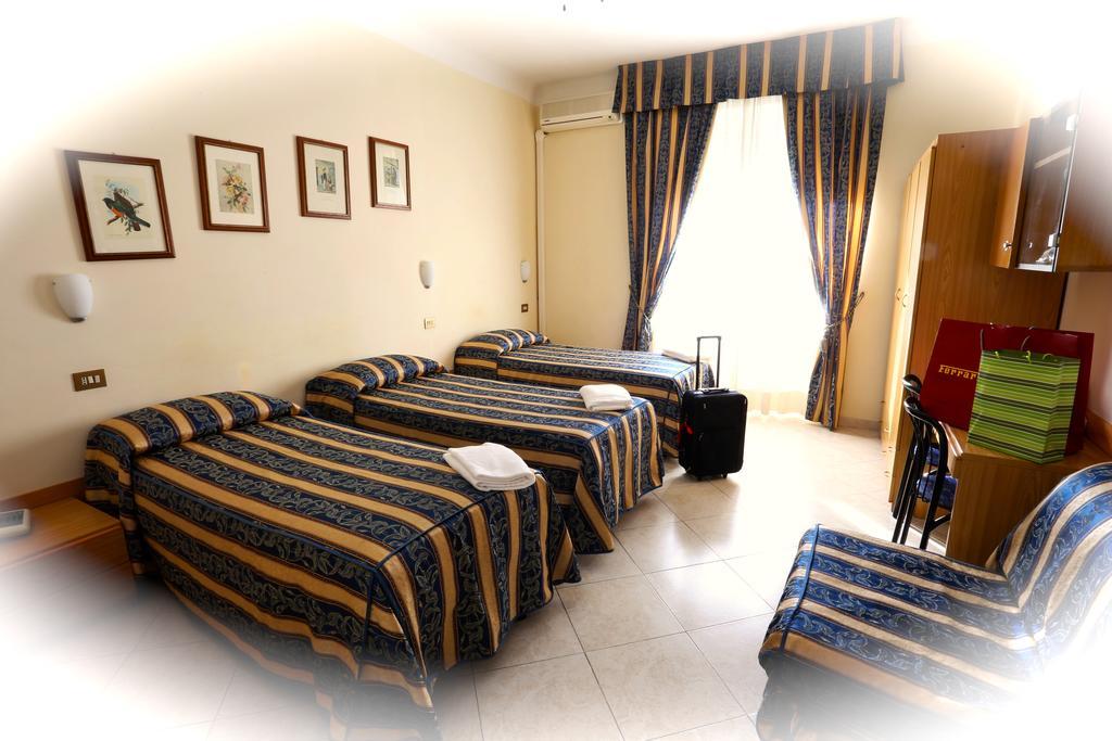 Hotel Loreto Milan Chambre photo
